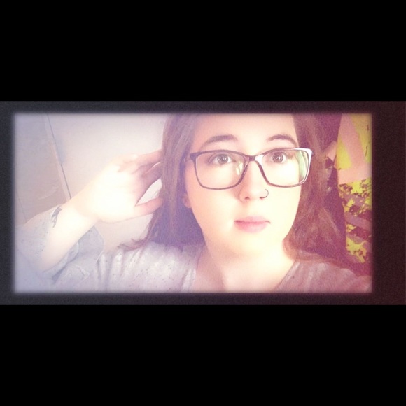 Meet your Posher, Athena - Picture 1 of 1